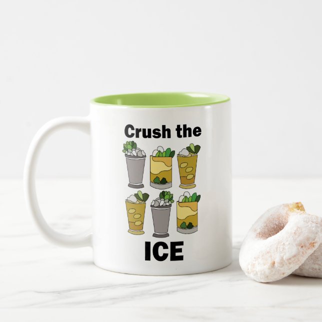 Caneca De Café Em Dois Tons Coquetel Mint Julep Esmaga O Gelo Engraçado (Com Donut)