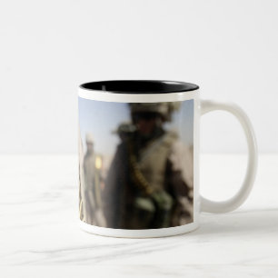 Caneca De Café Em Dois Tons Correias da munição de 50 calibres