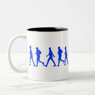 Caneca De Café Em Dois Tons Correndo Corrida Andando