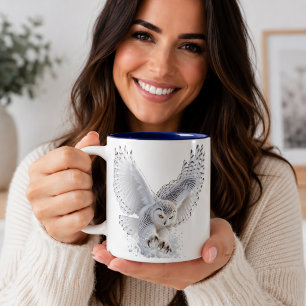 Caneca De Café Em Dois Tons Coruja-das-neves em mergulho