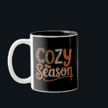 Caneca De Café Em Dois Tons Cozy Season Retro Fall Get Cozy Ação de Graças<br><div class="desc">Cozy Season Retro Fall Get Cozy Ação de Graças</div>