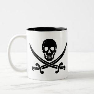 Caneca De Café Em Dois Tons Crânio do pirata & espadas cruzadas
