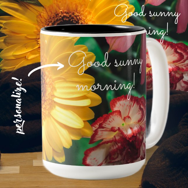 Caneca De Café Em Dois Tons Cravos e gerbera amarela (Criador carregado)