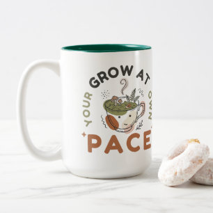 Caneca De Café Em Dois Tons Cresça no Seu Próprio Ritmo - Estética Aconchegant