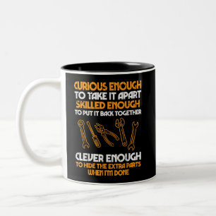 Caneca De Café Em Dois Tons Curioso O Suficiente Para Levá-Lo Além Do Carro Ga