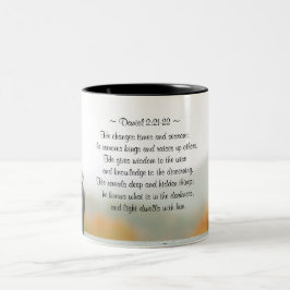 Caneca De Café Em Dois Tons Daniel 2:21-22 Ele muda tempos e estações