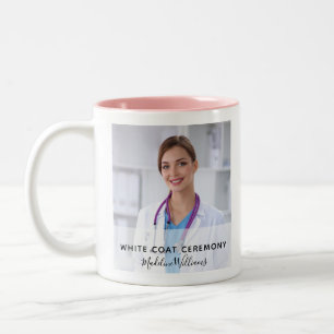 Caneca De Café Em Dois Tons Data do Nome da Foto da Cerimônia de Casaco Branco