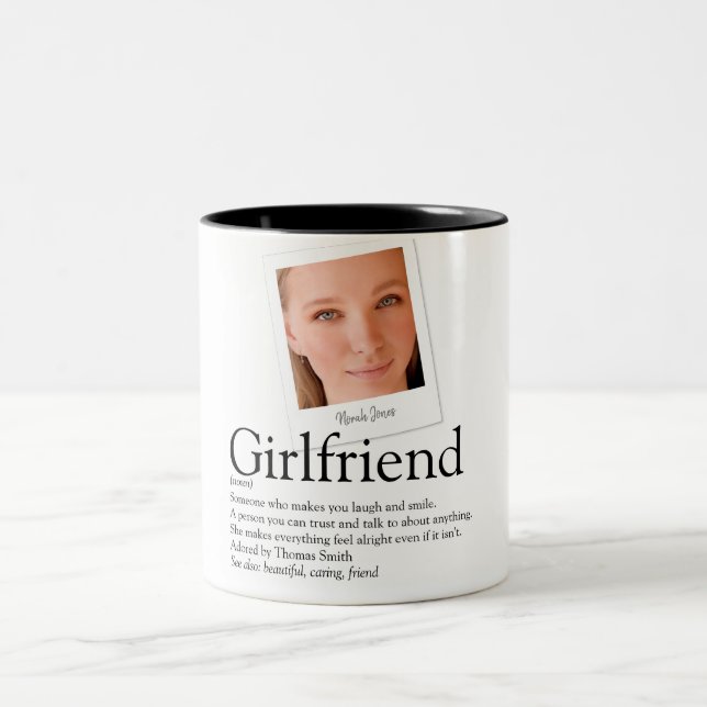 Caneca De Café Em Dois Tons Definição de Namorada Divertida Moderna Foto (Centro)