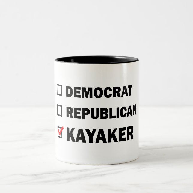Caneca De Café Em Dois Tons Democrata Republicano Kayaker (Centro)