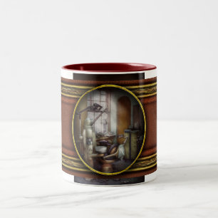 Caneca De Café Em Dois Tons Dentista - Clínica Odontológica circa década de 19
