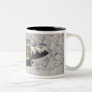 Caneca De Café Em Dois Tons Descoberta 7 do vaivém espacial