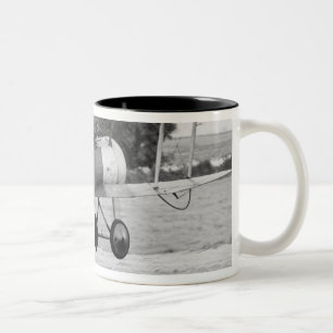 Caneca De Café Em Dois Tons Descolagem dos aviões de Sopwith