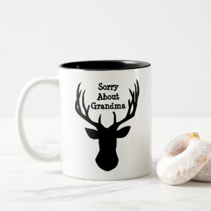 Caneca De Café Em Dois Tons Desculpe pela vovó Reindeer de Natal