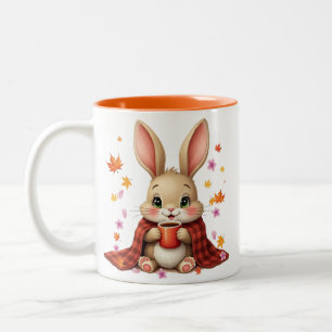 Caneca De Café Em Dois Tons Design Aconchegante de Outono: Coelho Apreciando C