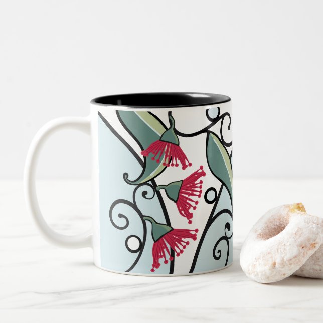 Caneca De Café Em Dois Tons Design de amendoim moderno com fundo azul pálido (Com Donut)