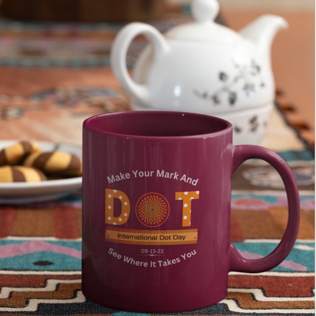 Caneca De Café Em Dois Tons Design de Dia Internacional do Ponto (Criador carregado)