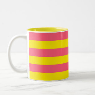 Caneca De Café Em Dois Tons Design de faixas cor-de-rosa e amarela