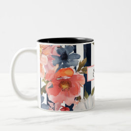 Caneca De Café Em Dois Tons design de flor de aquarela com nome
