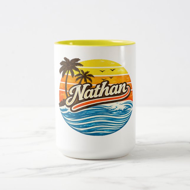 Caneca De Café Em Dois Tons Design de Nome Nathan Retro Pôr do Sol (Centro)