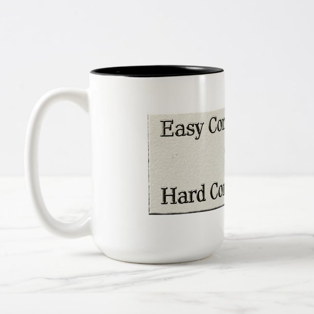 Caneca De Café Em Dois Tons Design Sobre Trabalho Fácil E Relação De Trabalho  (Esquerda)
