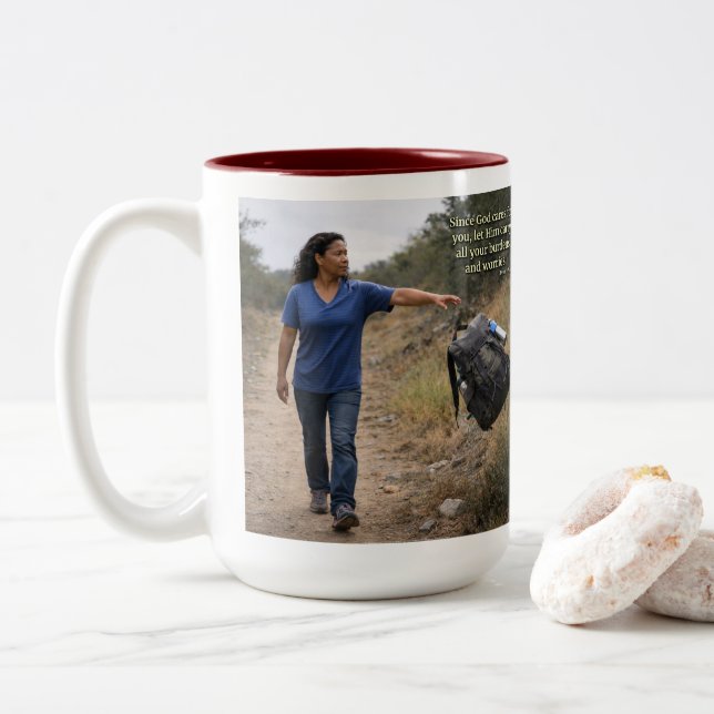 Caneca De Café Em Dois Tons Deus cuida de você (Com Donut)