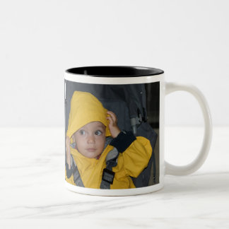 Caneca De Café Em Dois Tons Dia chuvoso dos gêmeos