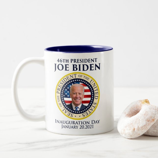 Caneca De Café Em Dois Tons Dia da Inauguração 2021 Presidente Biden (Com Donut)