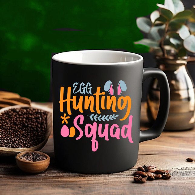 Caneca De Café Em Dois Tons Dia do felz pascoa - Ovos sobrevoando (Criador carregado)