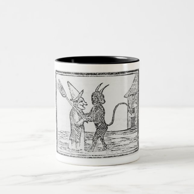 Caneca De Café Em Dois Tons Diabo Abraçando uma Bruxa (Centro)