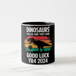 Caneca De Café Em Dois Tons Dinossauros Chamados Asteroides Engraçados 2024 YR