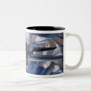 Caneca De Café Em Dois Tons Disconexões italianas De um AMX