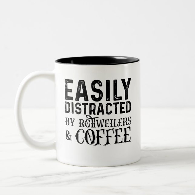 Caneca De Café Em Dois Tons Distraído Facilmente Por Rottweilers E Café (Esquerda)