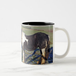 Caneca De Café Em Dois Tons Dois cavalos no monte de Hackpen em Wiltshire
