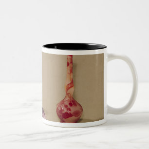 Caneca De Café Em Dois Tons Dois vasos e um bonbonniere, 19o-20o século
