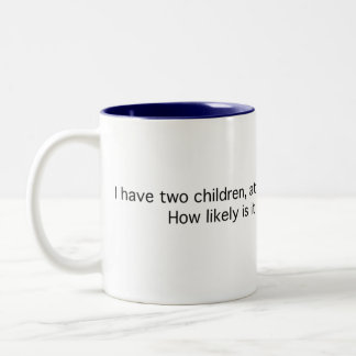 Caneca De Café Em Dois Tons Duas crianças, uma um menino