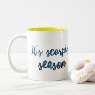 Caneca De Café Em Dois Tons É aguarela do aniversário do zodíaco da estaç