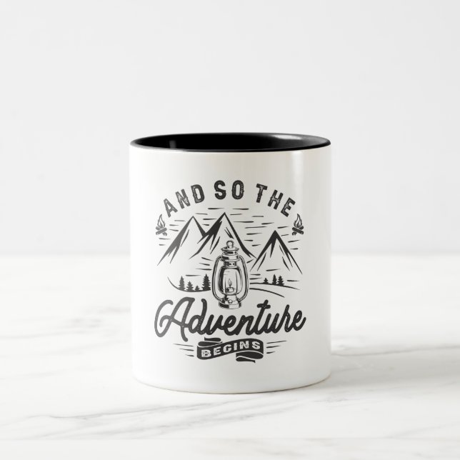Caneca De Café Em Dois Tons E Então A Aventura Começa A Camper Hiker (Centro)