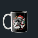 Caneca De Café Em Dois Tons É Mais Provável Tomar Selfie Com O Xmas Da Família<br><div class="desc">É Mais Provável Tomar Selfie Com O Natal Da Família De Papais noeis</div>