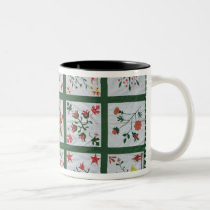 Caneca De Café Em Dois Tons Edredão com flores da estação, 1844 do álbum