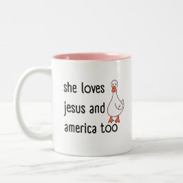Caneca De Café Em Dois Tons Ela ama Jesus e a América também