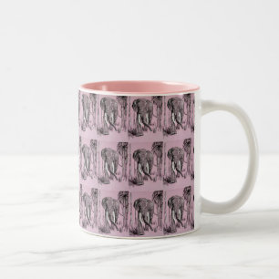 Caneca De Café Em Dois Tons Elefante Atravessando A Savana-De-Pé-Rosa