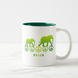 Caneca De Café Em Dois Tons Elefantes Andando em Paz