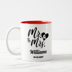 Caneca De Café Em Dois Tons Elegante Script Sr. e Sra. Sobrenome Casamento de 