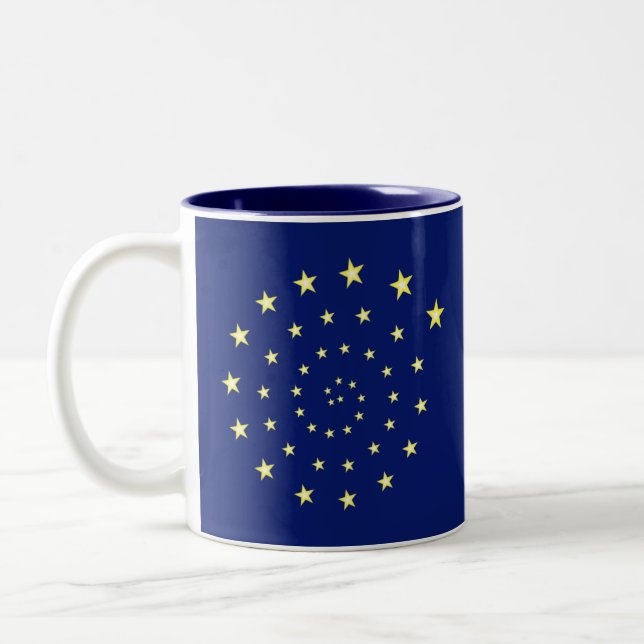 Caneca De Café Em Dois Tons Elegantes Estrelas Espirais em Azul Marinho e Mono (Esquerda)