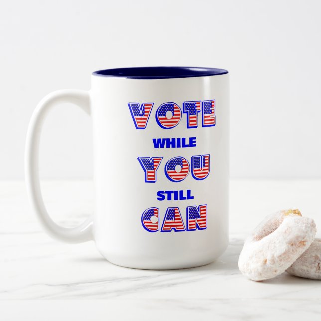 Caneca De Café Em Dois Tons Eleições Intermediárias 2026 (Com Donut)