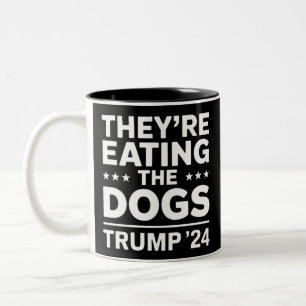 Caneca De Café Em Dois Tons Eles estão comendo os cachorros Debate engraçado C