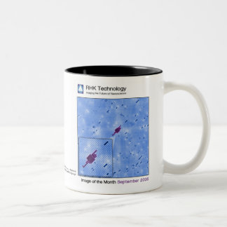 Caneca De Café Em Dois Tons Em setembro de 2006 - tecnologia de RHK: Imagem do