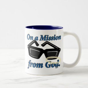 Caneca De Café Em Dois Tons Em uma missão do deus