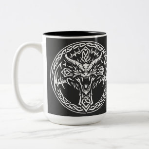 Caneca De Café Em Dois Tons Emblema de Dragão Celta por BurnsInHell