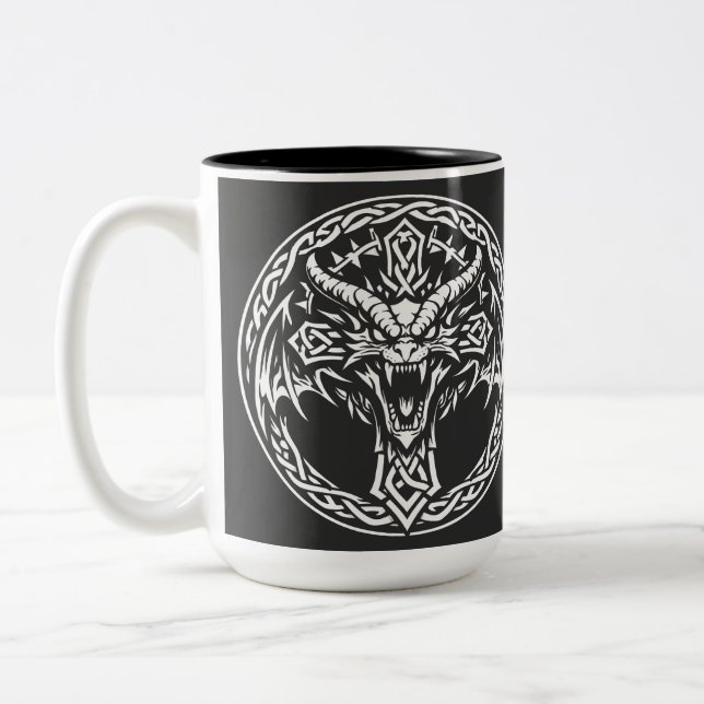 Caneca De Café Em Dois Tons Emblema de Dragão Celta por BurnsInHell (Esquerda)